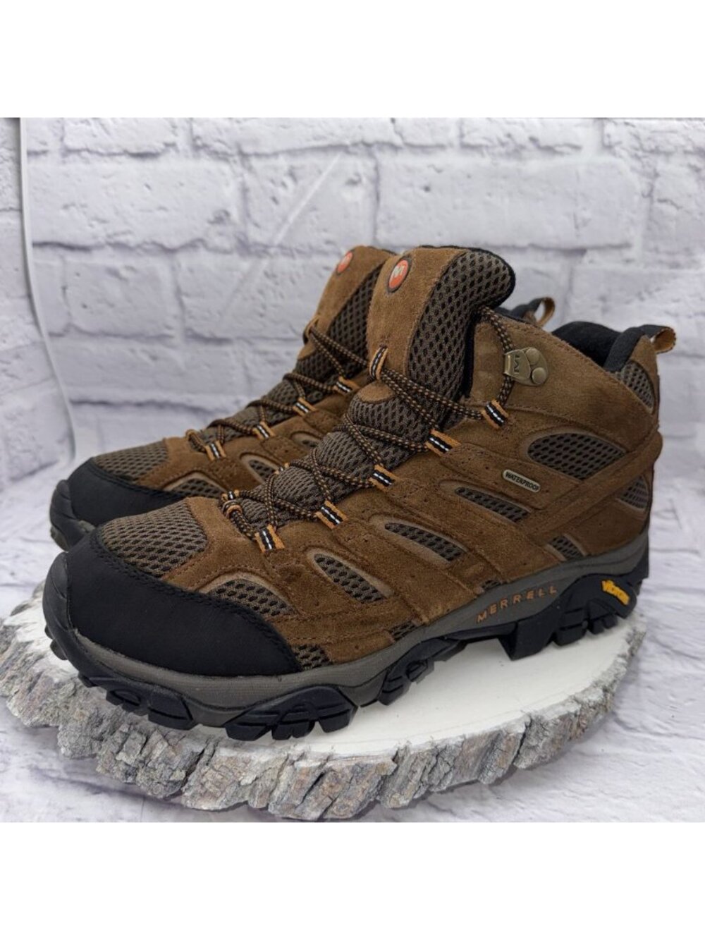 Merrell Mens Size 11 Moab 2 Mid Waterproof Hiking Boots Earth Brown J06051